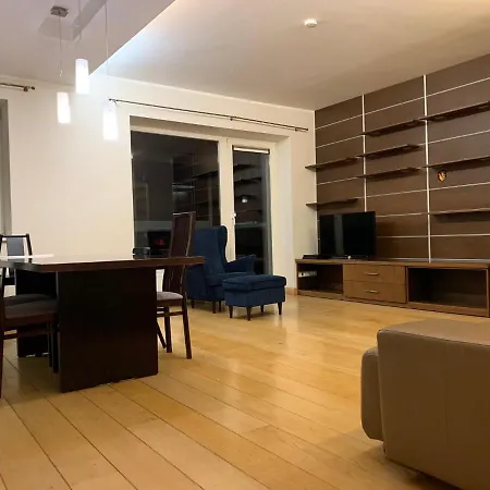 Spacious 2-bedrm With Great Bathrm And Coffee Апартаменти
